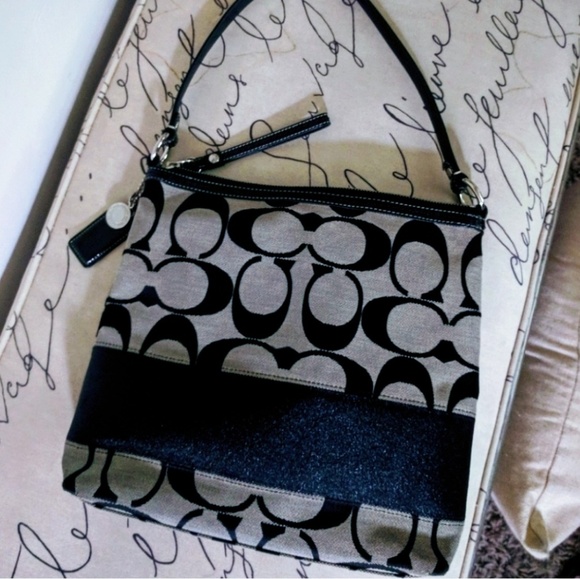 COACH File Signature Stripe Handbag w/Dustbag - Picture 1 of 7